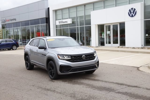 Used 2023 Volkswagen Atlas Cross Sport SEL R-Line AWD/4WD image 1