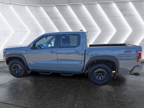 Used 2025 Nissan Frontier PRO-4X image 8
