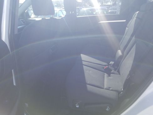 Used 2019 Toyota Highlander LE image 12