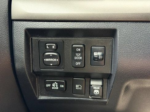 Used 2020 Toyota Tundra SR5 AWD/4WD image 16