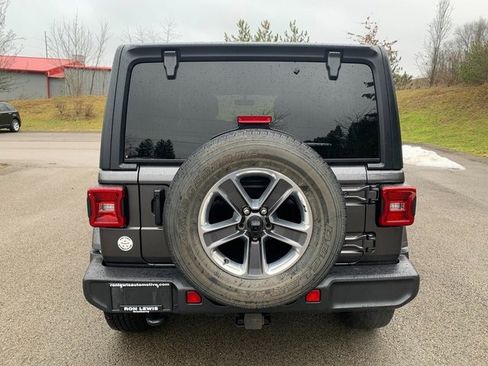 Used 2022 Jeep Wrangler Unlimited Sahara w/ LED Lighting Group image 4