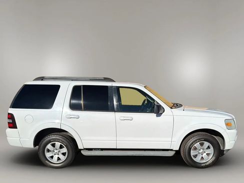 Used 2009 Ford Explorer XLT image 7