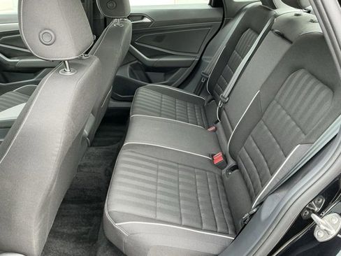 Used 2024 Volkswagen Jetta Sport image 10