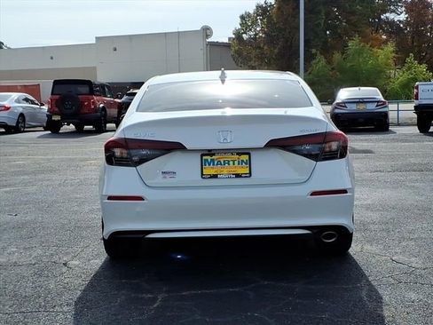 Used 2025 Honda Civic Sport image 6