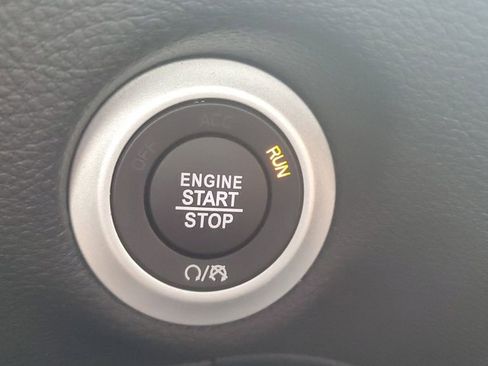 New 2026 Chrysler Pacifica Select image 26