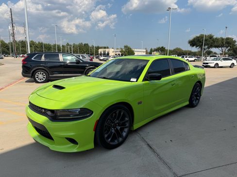 Used 2023 Dodge Charger Scat Pack w/ Plus Group RWD image 4