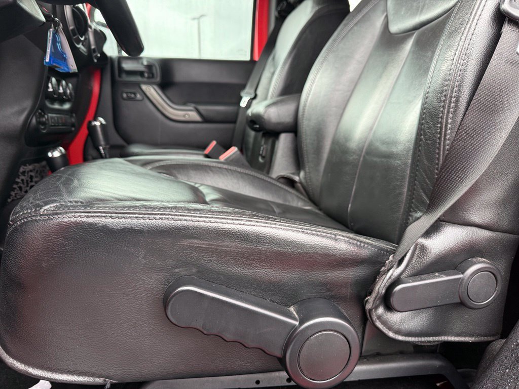 Used 2013 Jeep Wrangler Unlimited Sahara AWD/4WD image 10