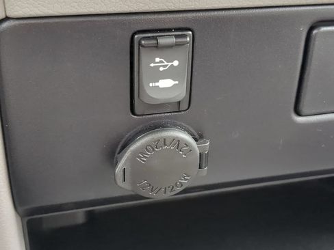 Used 2017 Toyota Sienna LE FWD image 23