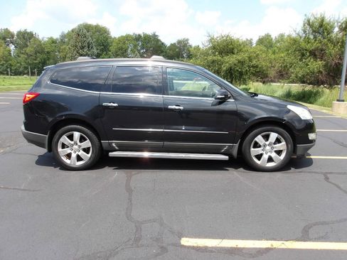 Used 2013 Buick Enclave Leather FWD image 2