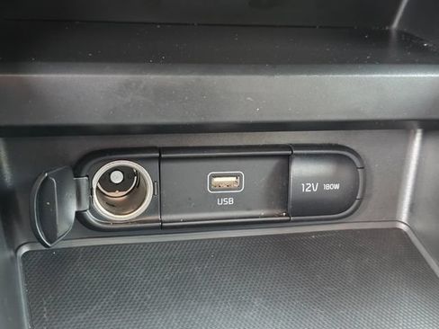 Certified 2025 Kia Soul LX w/ LX Technology Package FWD image 23