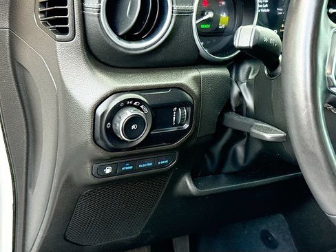 Used 2023 Jeep Wrangler Unlimited Sahara w/ Cold Weather Group AWD/4WD image 11