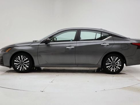 Used 2025 Nissan Altima 2.5 SV FWD image 5