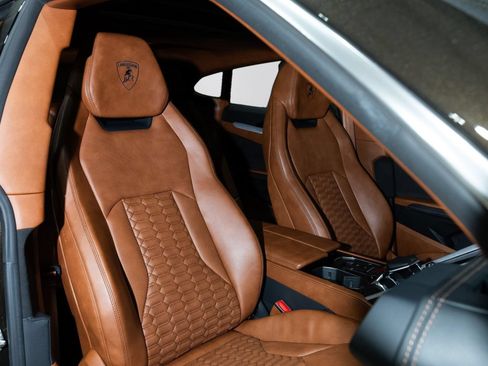 Used 2021 Lamborghini Urus AWD/4WD image 6