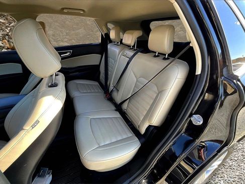Used 2020 Ford Edge SEL image 23