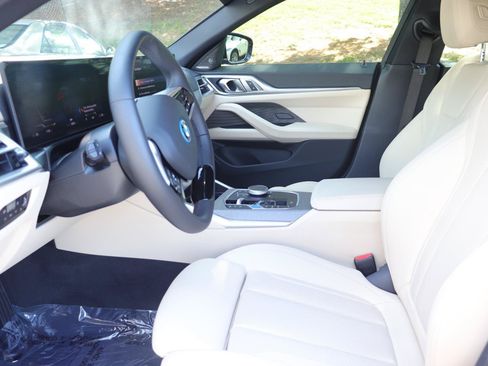Used 2025 BMW i4 eDrive40 w/ Premium Package RWD image 13