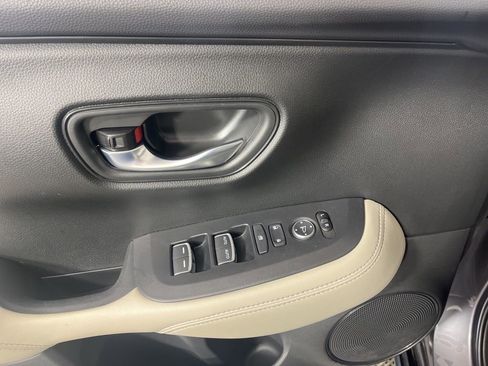 Certified 2025 Honda HR-V EX-L image 22