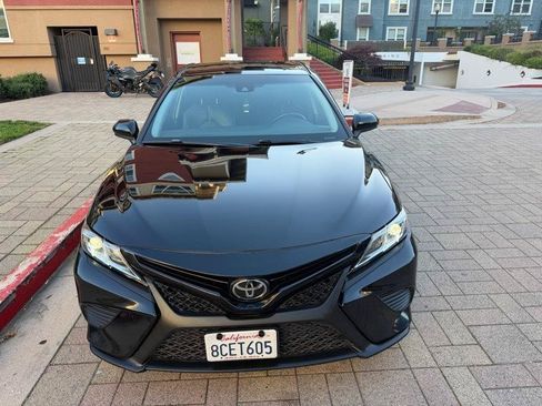 Used 2018 Toyota Camry SE FWD image 28