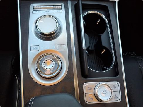 Used 2024 Genesis GV80 3.5T w/ Prestige Package image 22