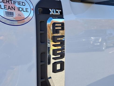 New 2026 Ford F550 4x4 SuperCab Super Duty w/ XLT Value Package image 18