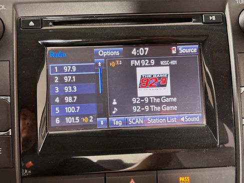 Used 2015 Toyota Camry XLE image 19