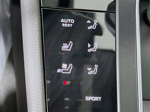 New 2026 Porsche Macan Base image 23