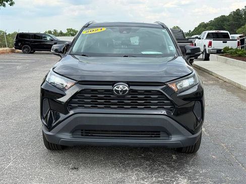 Used 2021 Toyota RAV4 LE FWD image 8