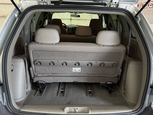 Used 2002 Dodge Caravan SE image 71