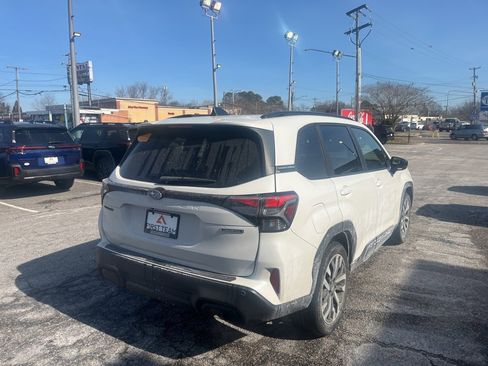 Used 2025 Subaru Forester Touring image 4