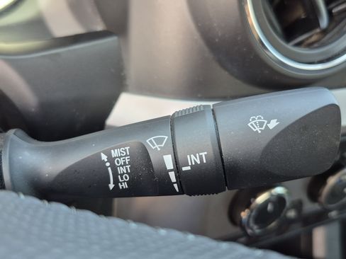 Used 2021 Toyota Tacoma SR5 AWD/4WD image 31