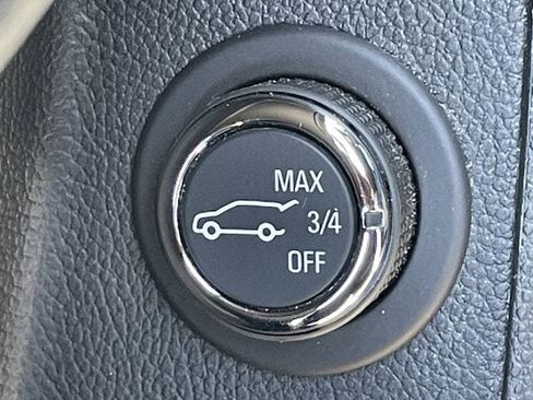 Used 2023 Chevrolet Traverse LT FWD image 22