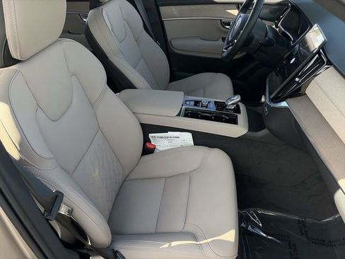 New 2026 Volvo XC90 T8 Plus w/ Protection Package Premier AWD/4WD image 12