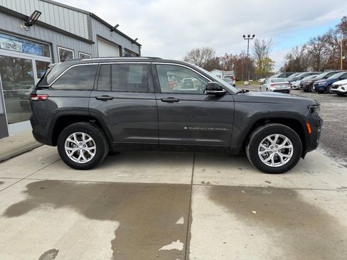 Used 2022 Jeep Grand Cherokee Limited image 11