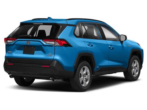 Used 2019 Toyota RAV4 LE AWD/4WD image 2