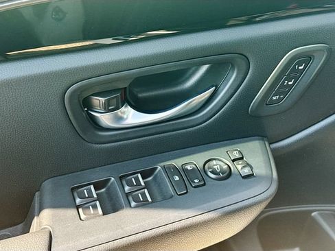 Certified 2025 Honda Pilot TrailSport image 17