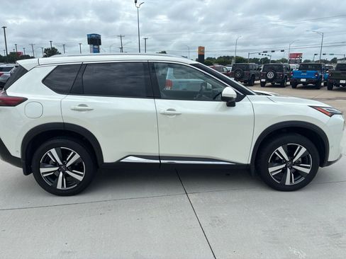 Used 2022 Nissan Rogue Platinum w/ Head-Up Display Package AWD/4WD image 8