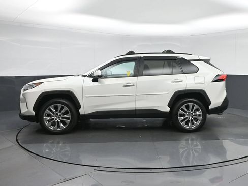 Used 2019 Toyota RAV4 Limited w/ Carpet Mat Package AWD/4WD image 4