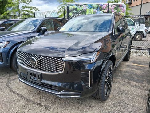 New 2026 Volvo XC90 B6 Plus w/ Protection Package Premier AWD/4WD image 3