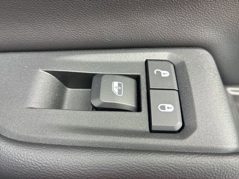 Used 2024 Jeep Grand Cherokee Laredo AWD/4WD image 23