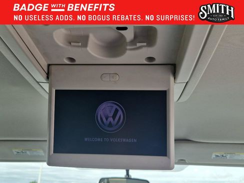 Used 2013 Volkswagen Routan SE FWD image 15