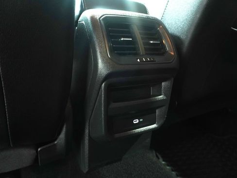 Used 2023 Volkswagen Taos SE FWD image 12