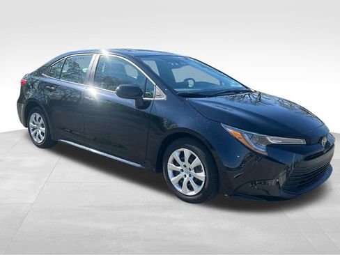Used 2024 Toyota Corolla LE image 8