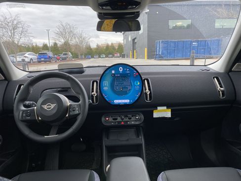 Used 2025 MINI Cooper Countryman S w/ Comfort Package Max image 21