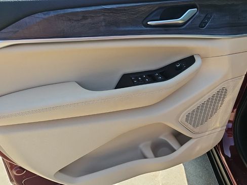 Certified 2025 Jeep Grand Cherokee Limited w/ Luxury Tech Group II AWD/4WD image 19