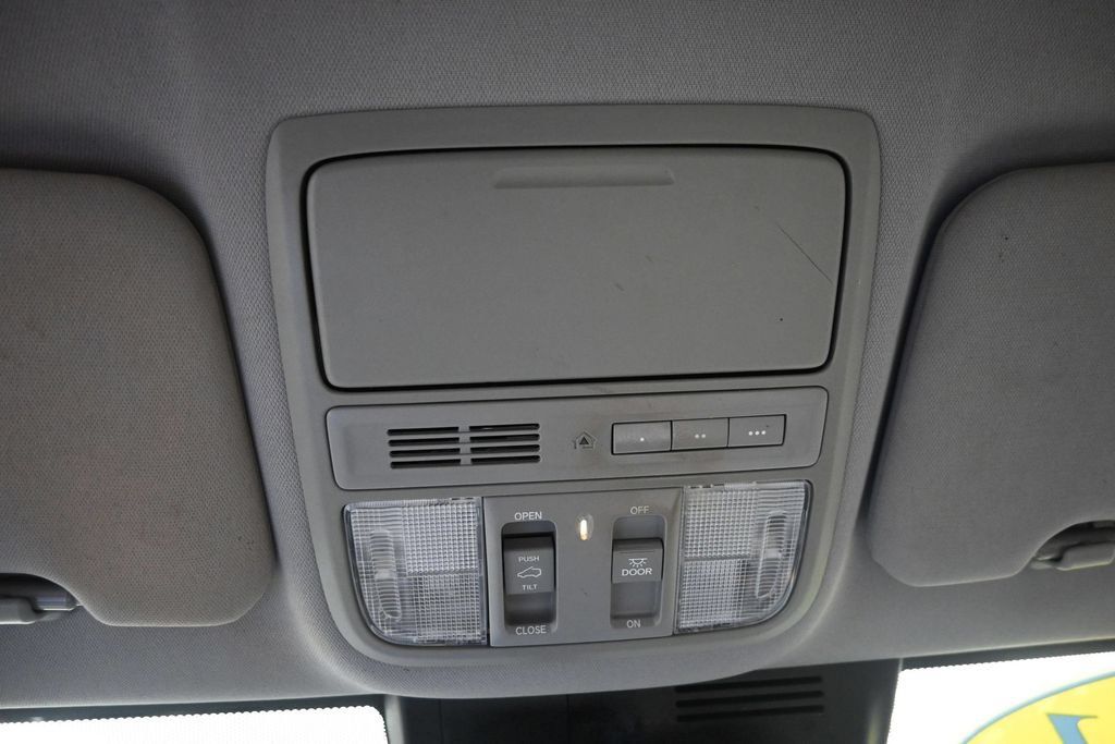 Used 2021 Honda CR-V Touring image 21