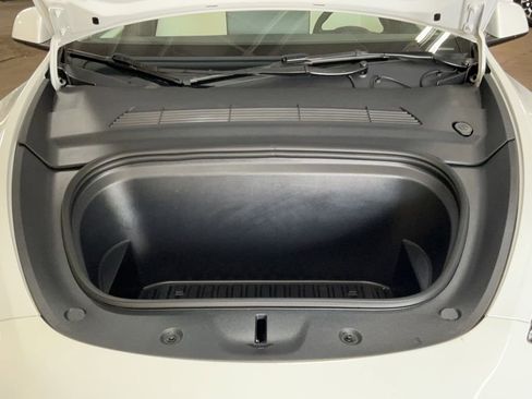 Used 2024 Tesla Model Y Long Range RWD image 22