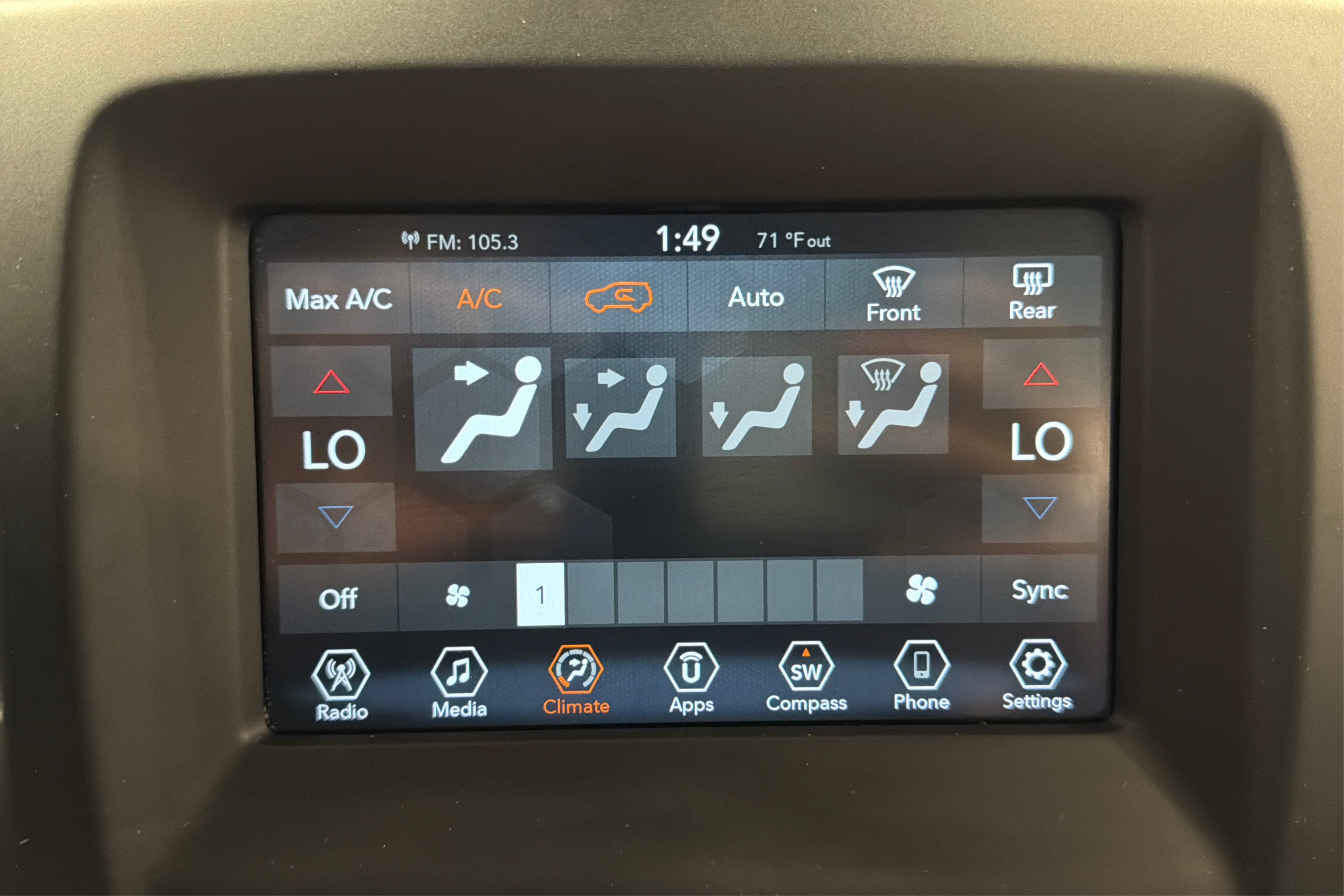 Used 2020 Jeep Compass Latitude AWD/4WD image 29