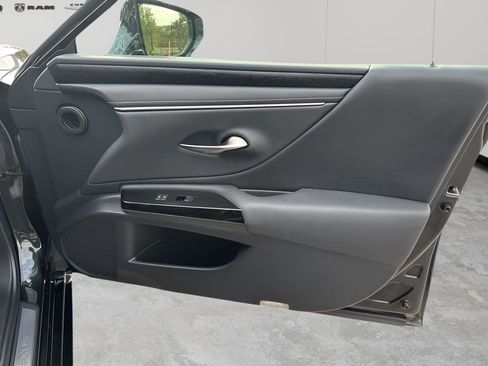 Used 2024 Lexus ES 350 w/ Premium Package image 13