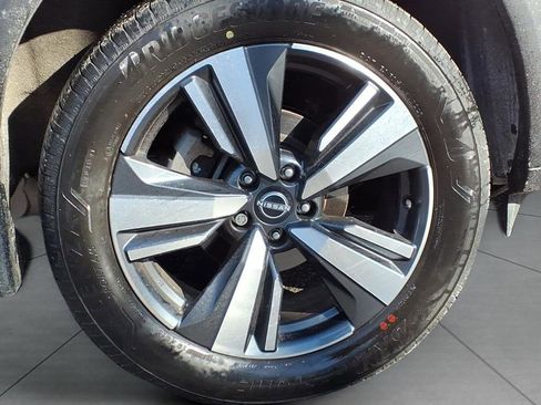 Used 2023 Nissan Rogue Platinum w/ Platinum Premium Package image 6