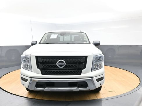 Used 2021 Nissan Titan SV w/ SV Convenience Package RWD image 3