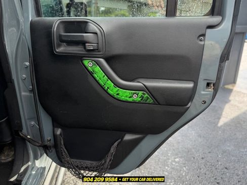 Used 2014 Jeep Wrangler Unlimited Rubicon AWD/4WD image 17